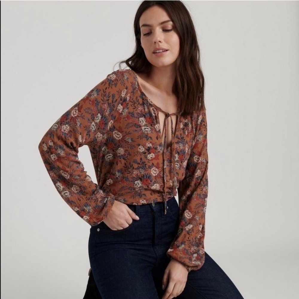 NWT Lucky Brand flower top. Boho